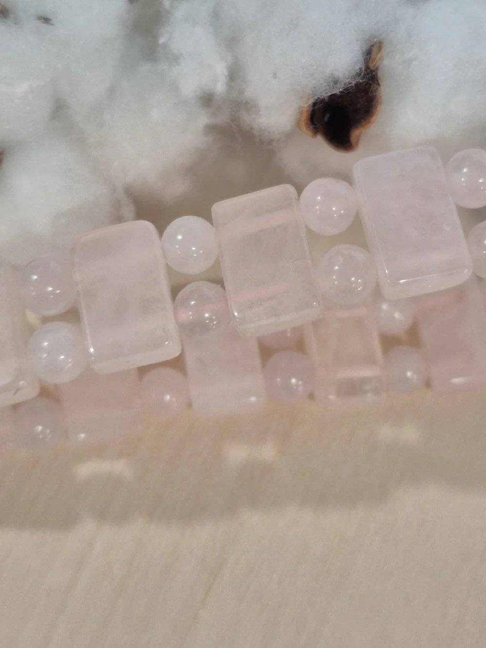🩷🩷NEW🩷🩷 PRETTY!! Natural Stone ROSE QTZ Stretch Bracelet